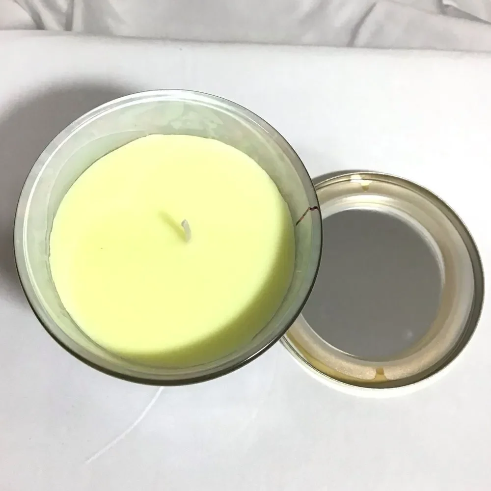 Lily Pulitzer Fintas Bougie Scent 8oz Candle New